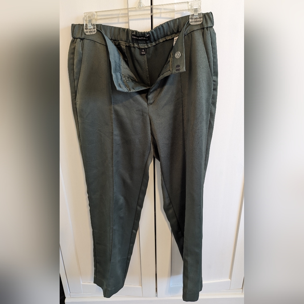 Banana Republic Green Silk Pants Tapered | Front Pleated